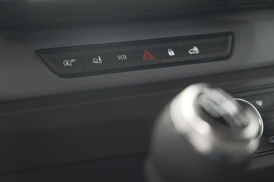 Renault Master T35 2.0 dCi 170 L3H2 Extra | Trekhaak | Camera | Vloerplaat | Apple Carplay