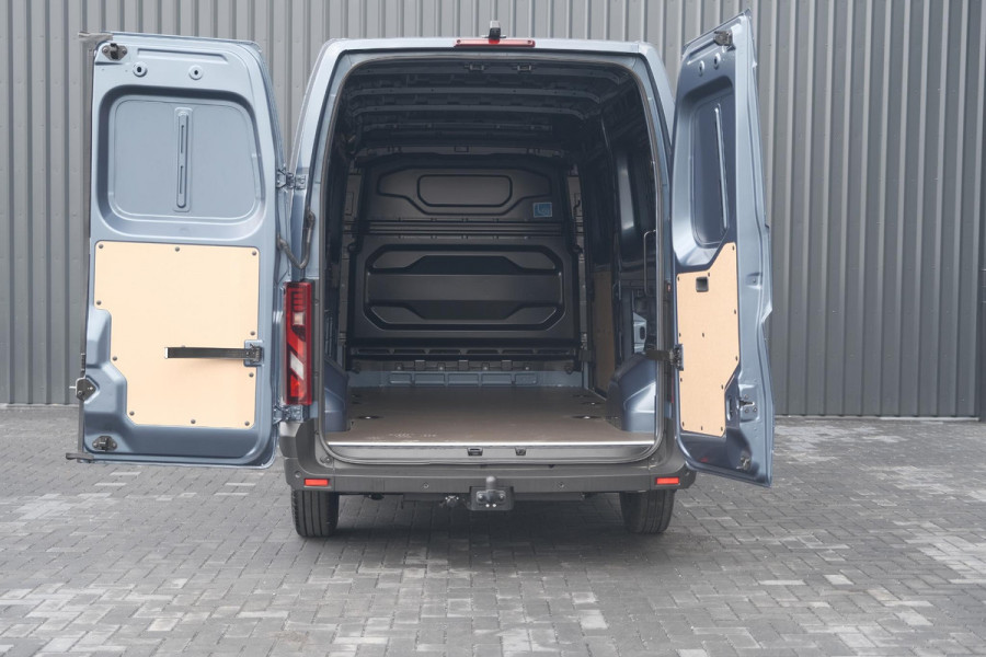 Renault Master T35 2.0 dCi 170 L3H2 Extra | Trekhaak | Camera | Vloerplaat | Apple Carplay