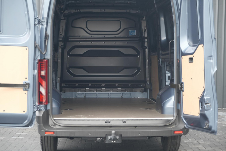 Renault Master T35 2.0 dCi 170 L3H2 Extra | Trekhaak | Camera | Vloerplaat | Apple Carplay