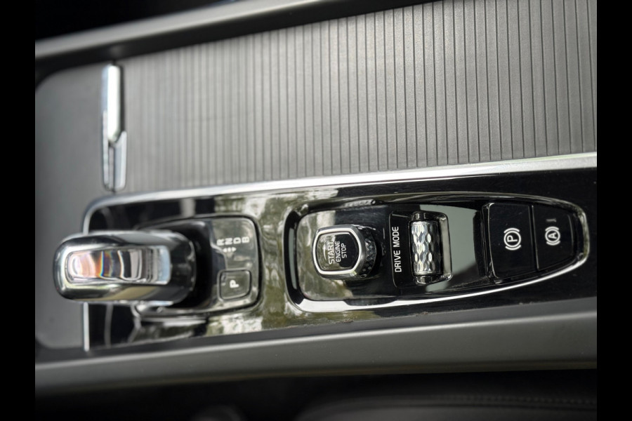 Volvo XC60 2.0 T8 Twin Engine AWD Inscription l Pano l Camera l Trekhaak l Luchtvering l Volleder l LED l ACC l