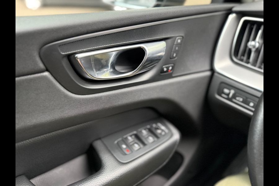 Volvo XC60 2.0 T8 Twin Engine AWD Inscription l Pano l Camera l Trekhaak l Luchtvering l Volleder l LED l ACC l