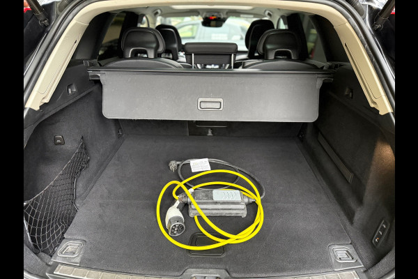 Volvo XC60 2.0 T8 Twin Engine AWD Inscription l Pano l Camera l Trekhaak l Luchtvering l Volleder l LED l ACC l