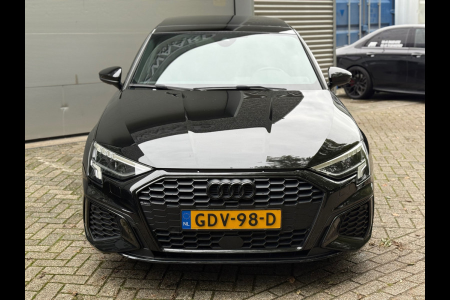 Audi A3 Sportback 45 TFSI e S edition Competition l Pano l Alcantara Diamond stiksels l Virtual l Winterbanden l