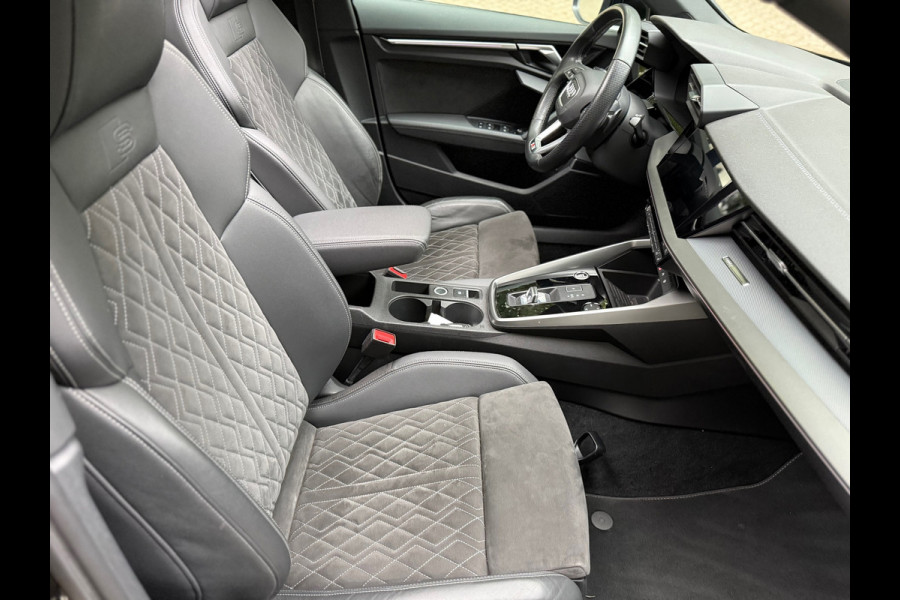 Audi A3 Sportback 45 TFSI e S edition Competition l Pano l Alcantara Diamond stiksels l Virtual l Winterbanden l