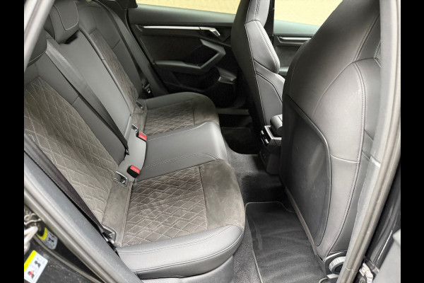 Audi A3 Sportback 45 TFSI e S edition Competition l Pano l Alcantara Diamond stiksels l Virtual l Winterbanden l