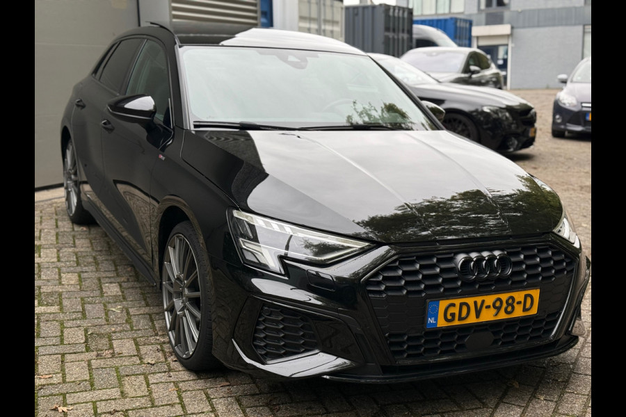 Audi A3 Sportback 45 TFSI e S edition Competition l Pano l Alcantara Diamond stiksels l Virtual l Winterbanden l