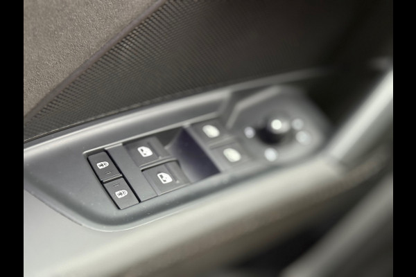 Audi A3 Sportback 45 TFSI e S edition Competition l Pano l Alcantara Diamond stiksels l Virtual l Winterbanden l