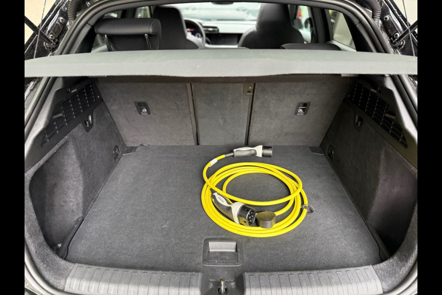 Audi A3 Sportback 45 TFSI e S edition Competition l Pano l Alcantara Diamond stiksels l Virtual l Winterbanden l