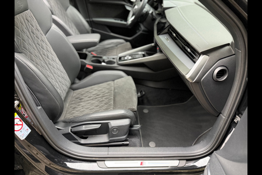 Audi A3 Sportback 45 TFSI e S edition Competition l Pano l Alcantara Diamond stiksels l Virtual l Winterbanden l
