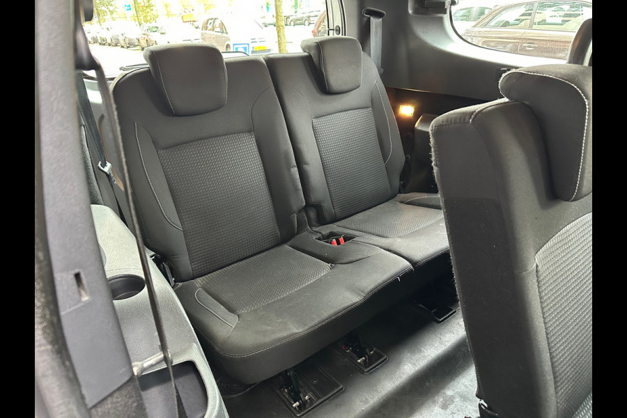 Dacia Lodgy 1.2 TCe Lauréate 7 Persoons Navi Airco Camera
