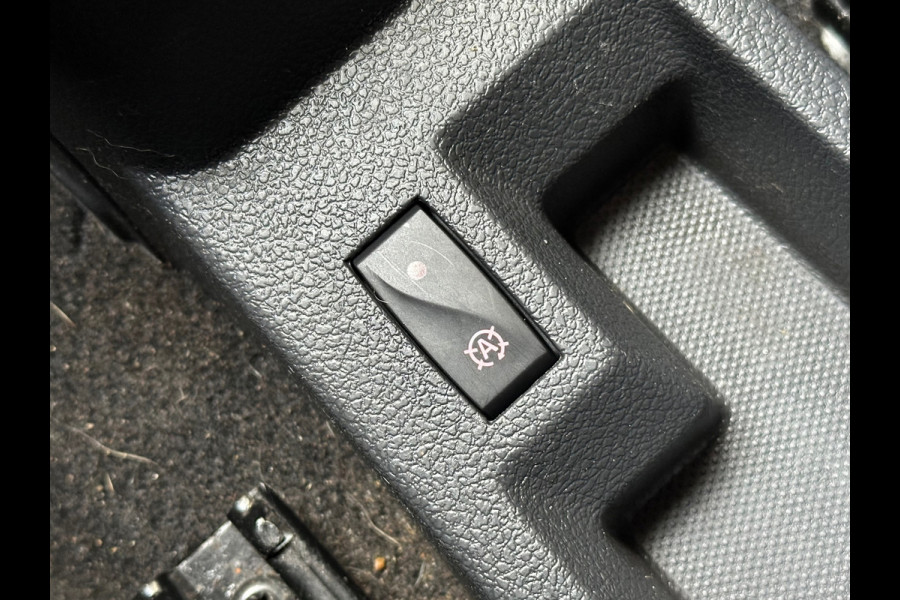Dacia Lodgy 1.2 TCe Lauréate 7 Persoons Navi Airco Camera