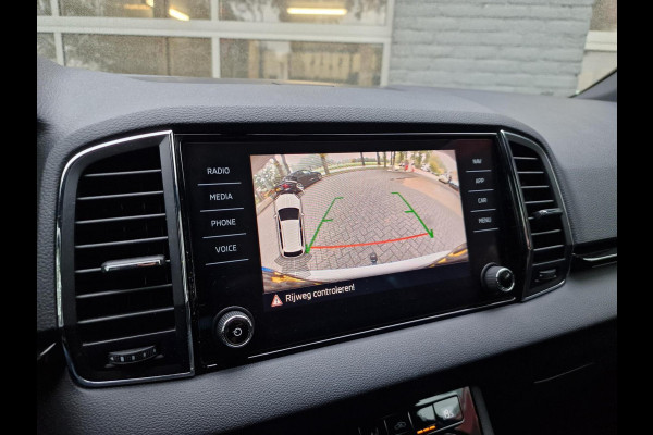 Škoda Karoq 1.5 TSI ACT DSG Sportline Business 150PK |Trekhaak|LED|Camera|PDC|Cruise|Digi-dash|