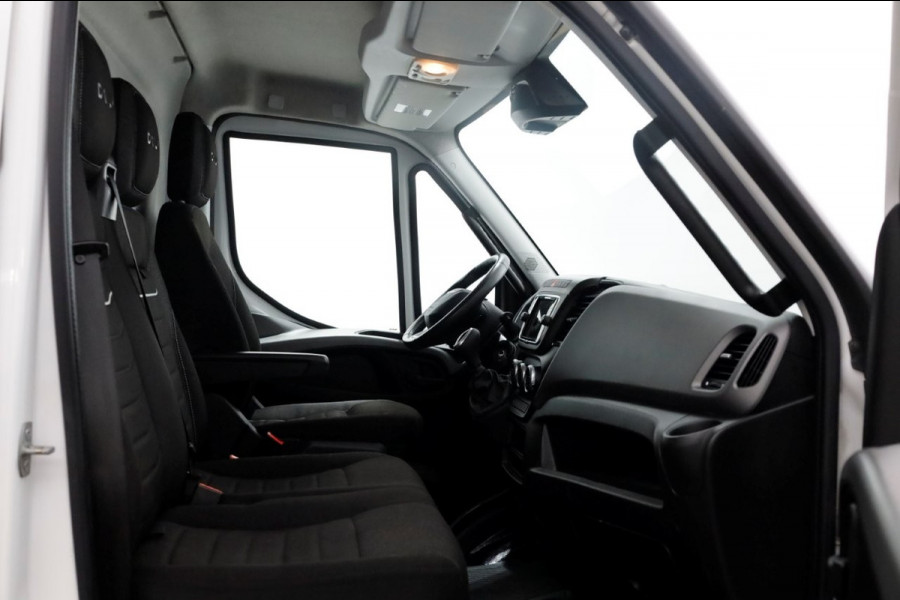 Iveco Daily 35S18 3.0 180pk HiMatic Automaat L4H2 Maxi LED/Camera/Trekhaak 3500kg 02-2023