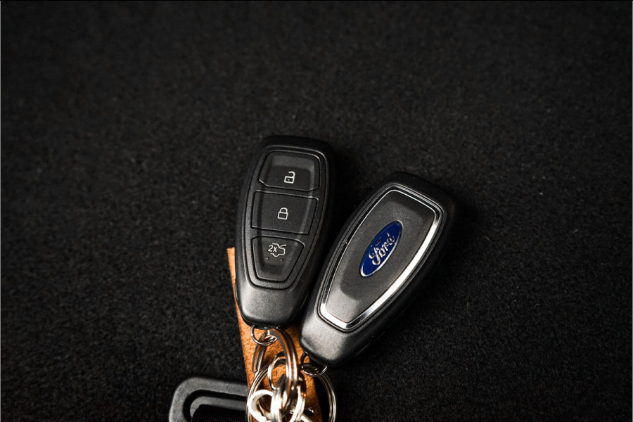 Ford Focus 1.0 EcoBoost Titanium Business PDC Navi 16"