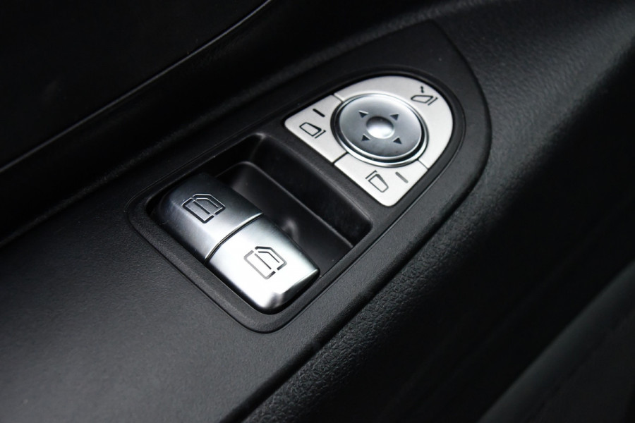 Mercedes-Benz Vito 119 CDI AMG Edition Adaptieve Cruise, Camera, LED, Carplay, 2 x Schuifdeur, Leder, Stoelverwarming, Uniek!
