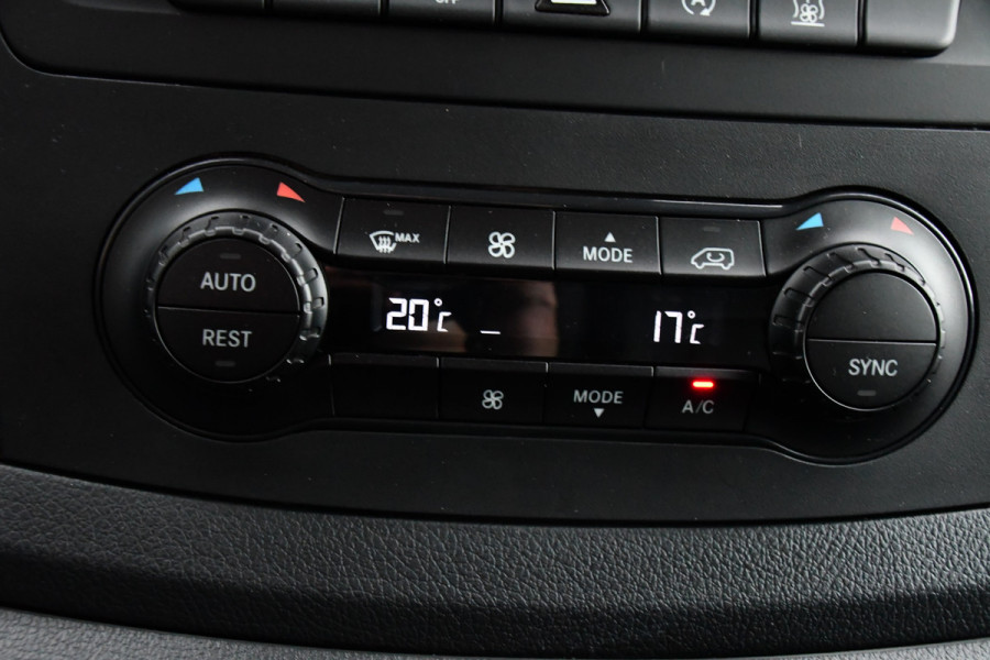 Mercedes-Benz Vito 119 CDI AMG Edition Adaptieve Cruise, Camera, LED, Carplay, 2 x Schuifdeur, Leder, Stoelverwarming, Uniek!
