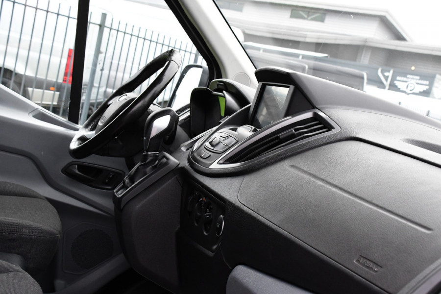 Ford Transit 2.0 TDCI L2H2 PB Edition Camera, Cruise, Carplay, Automaat, 130pk, Multimedia, Trekhaak, NAVI, Uniek!