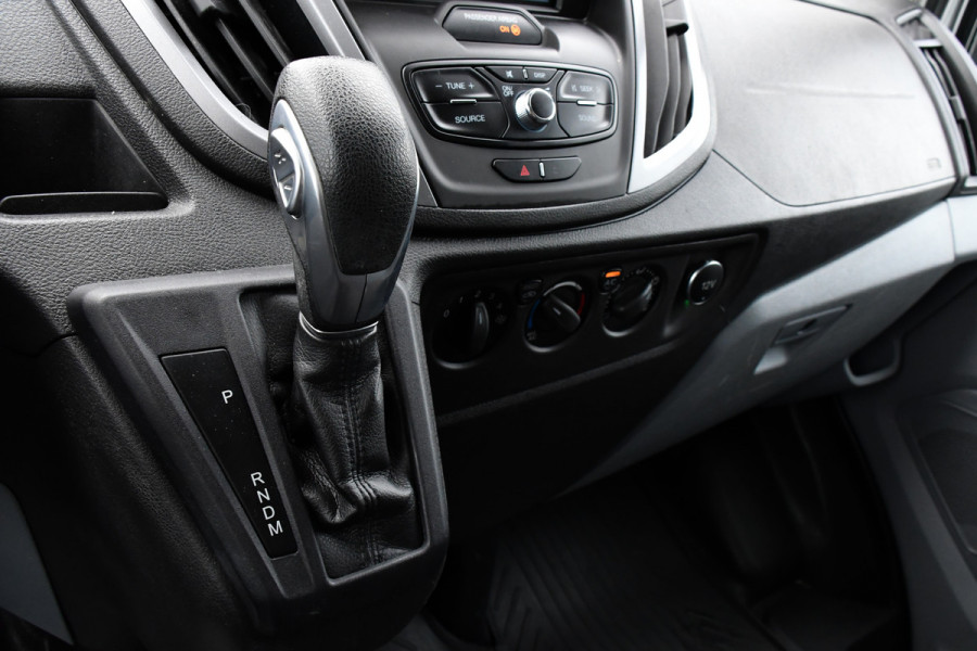 Ford Transit 2.0 TDCI L2H2 PB Edition Camera, Cruise, Carplay, Automaat, 130pk, Multimedia, Trekhaak, NAVI, Uniek!