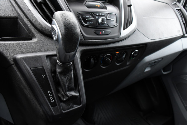 Ford Transit 2.0 TDCI L2H2 PB Edition Camera, Cruise, Carplay, Automaat, 130pk, Multimedia, Trekhaak, NAVI, Uniek!