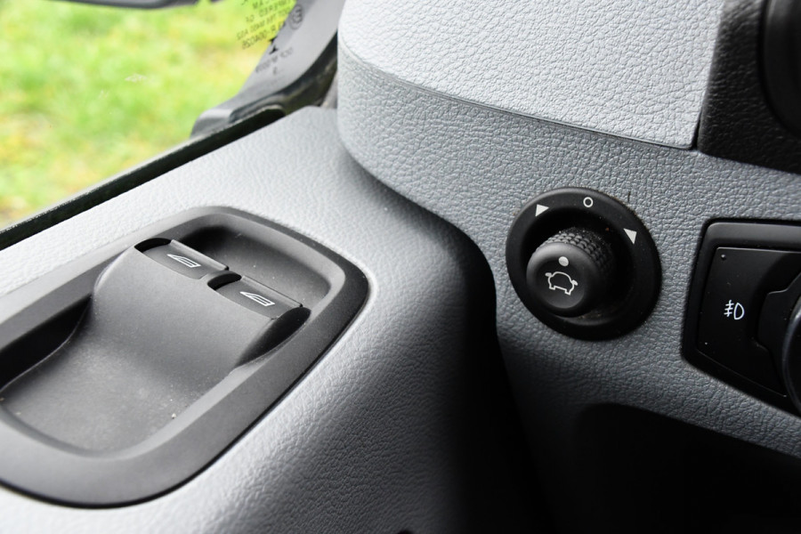Ford Transit 2.0 TDCI L2H2 PB Edition Camera, Cruise, Carplay, Automaat, 130pk, Multimedia, Trekhaak, NAVI, Uniek!