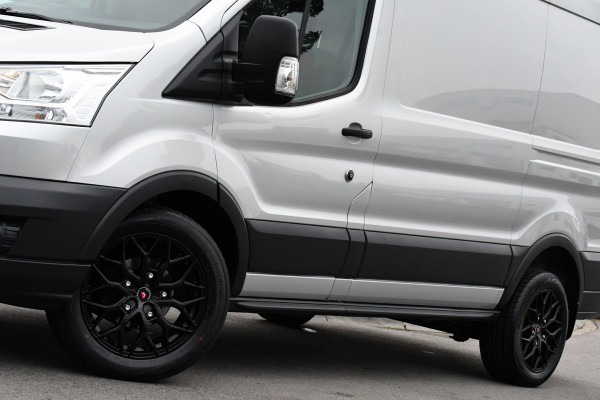 Ford Transit 2.0 TDCI L2H2 PB Edition Camera, Cruise, Carplay, Automaat, 130pk, Multimedia, Trekhaak, NAVI, Uniek!