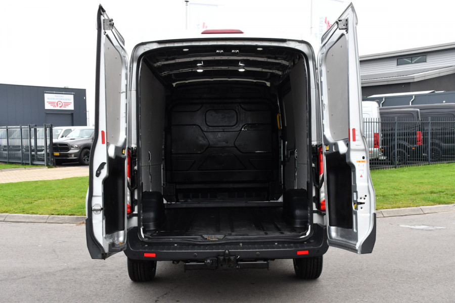Ford Transit 2.0 TDCI L2H2 PB Edition Camera, Cruise, Carplay, Automaat, 130pk, Multimedia, Trekhaak, NAVI, Uniek!