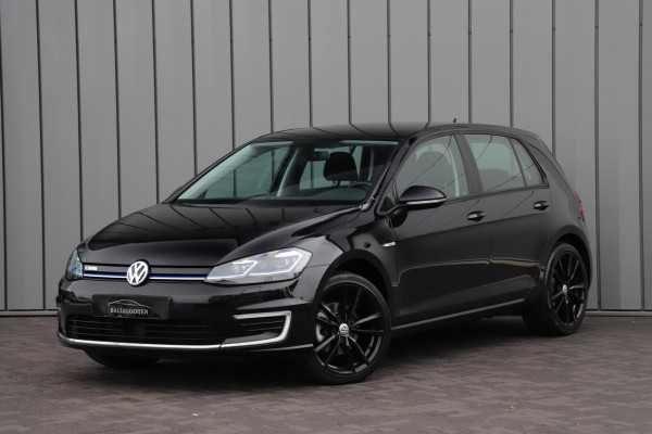Volkswagen e-Golf E-DITION 36kWh | 136PK | Stoelverwarming | ACC | Led plus | Pdc | Clima | 18'' Pretoria | NL-Auto | 2020.