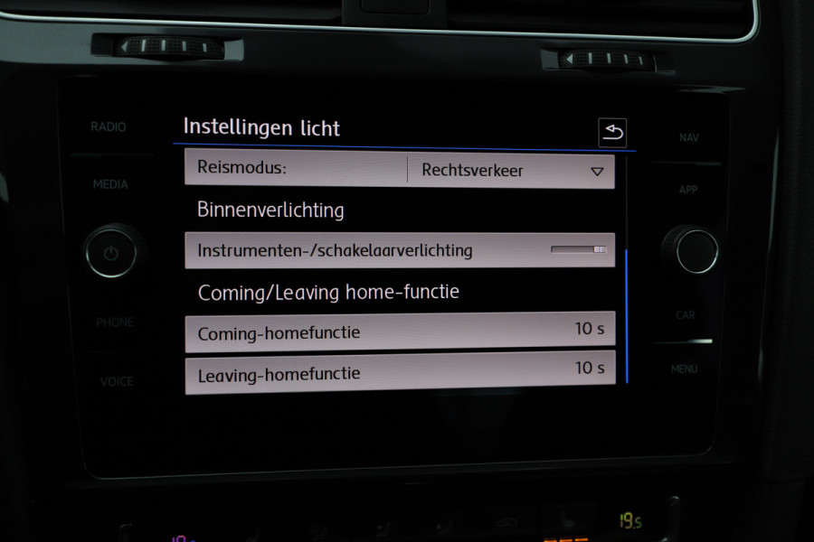 Volkswagen e-Golf E-DITION 36kWh | 136PK | Stoelverwarming | ACC | Led plus | Pdc | Clima | 18'' Pretoria | NL-Auto | 2020.
