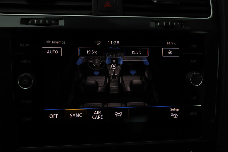 Volkswagen e-Golf E-DITION 36kWh | 136PK | Stoelverwarming | ACC | Led plus | Pdc | Clima | 18'' Pretoria | NL-Auto | 2020.