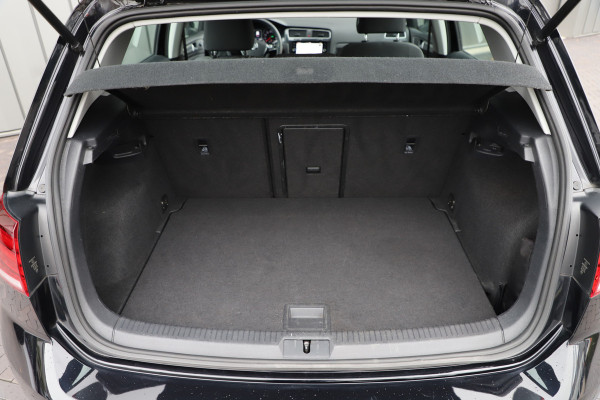 Volkswagen e-Golf E-DITION 36kWh | 136PK | Stoelverwarming | ACC | Led plus | Pdc | Clima | 18'' Pretoria | NL-Auto | 2020.