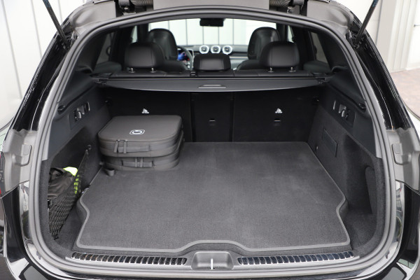 Mercedes-Benz GLC 400e AMG 4-Matic | 381PK | Head-up | Keyles-go | Pano | Sfeerverlichting | Burmester | Digital-light | Distronic+ | Stuurwielver Mercedes-Benz GLC 400e AMG 4-Matic | 381PK | Head-up | Keyles-go | Pano | Sfeerverlichting | Burmester | Digital-light | Distronic+ | Stuurwielver