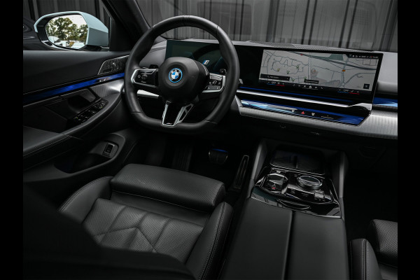 BMW 5 Serie Touring 530e xDrive M-SPORT | 360 CAMERA | ICONIC GRILL | HEAD-UP | ADAPTIVE LED | AMBIANCE VERLICHTING | COMFORT ACCESS | ADAPT