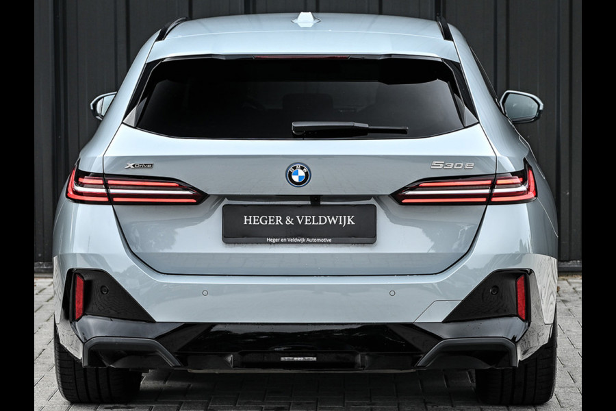BMW 5 Serie Touring 530e xDrive M-SPORT | 360 CAMERA | ICONIC GRILL | HEAD-UP | ADAPTIVE LED | AMBIANCE VERLICHTING | COMFORT ACCESS | ADAPT