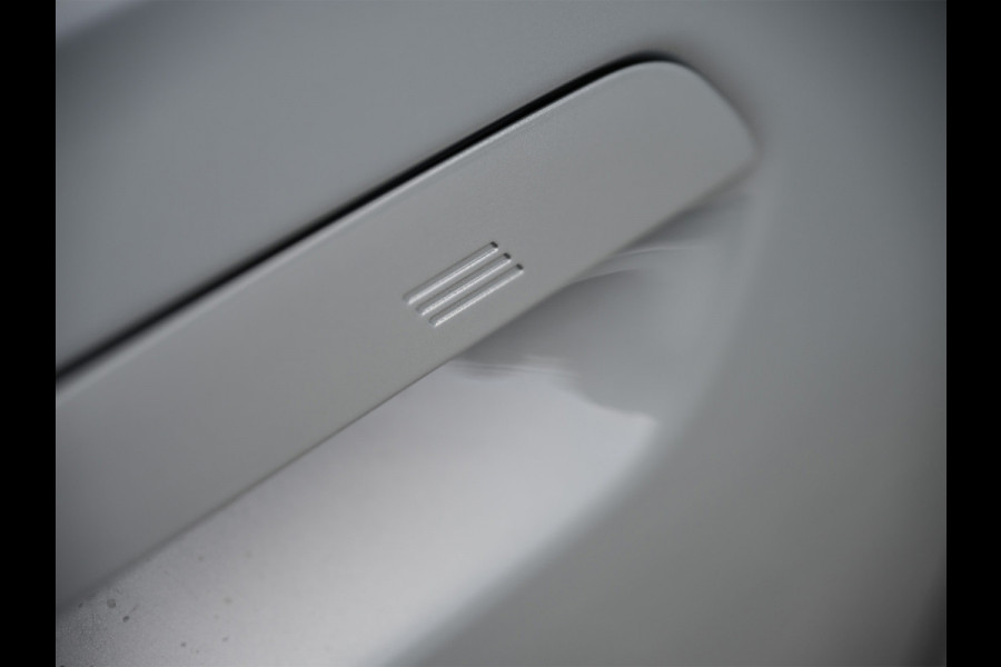 BMW 5 Serie Touring 530e xDrive M-SPORT | 360 CAMERA | ICONIC GRILL | HEAD-UP | ADAPTIVE LED | AMBIANCE VERLICHTING | COMFORT ACCESS | ADAPT
