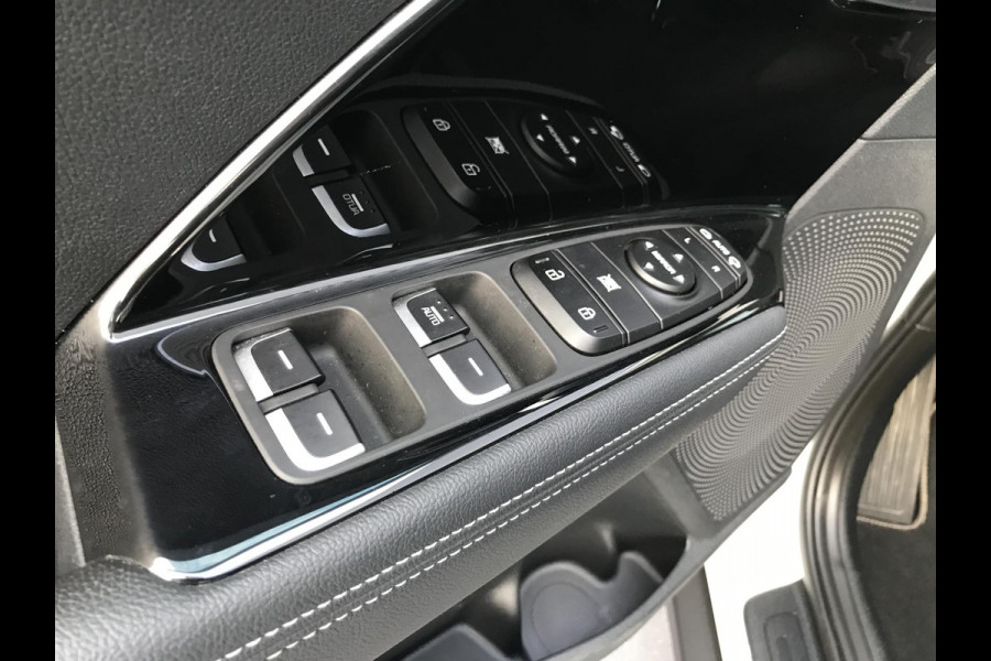 Kia Niro 1.6 PHEV DynamicLine 7 JAAR GARANTIE Kia Niro 1.6 GDi PHEV DynamicLine