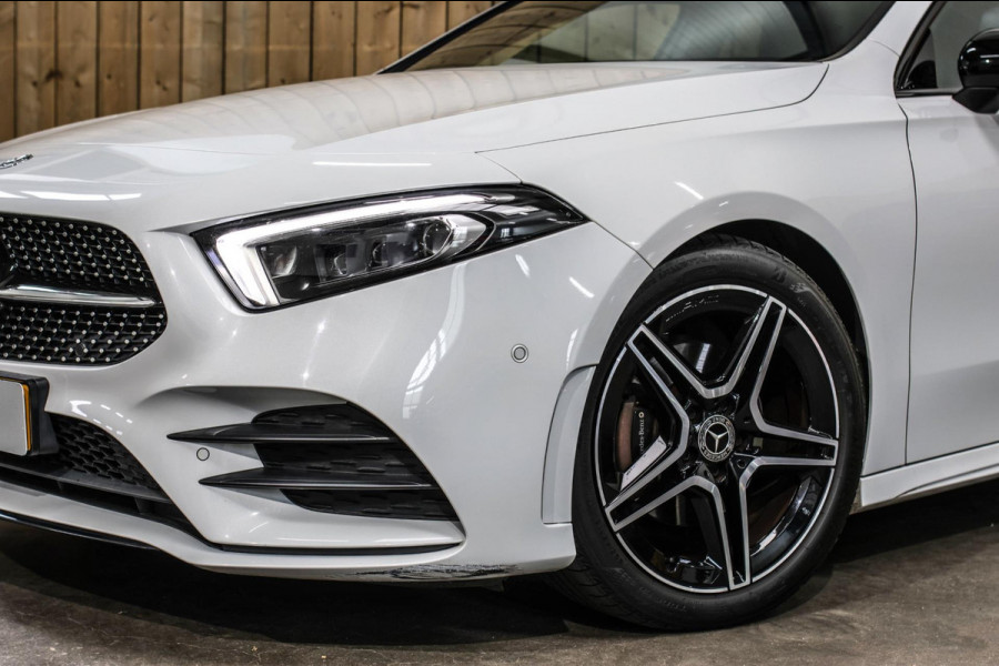 Mercedes-Benz A-Klasse 200 AMG *Pano*Camera*Stoelverwarming*Ambienteverlichting*