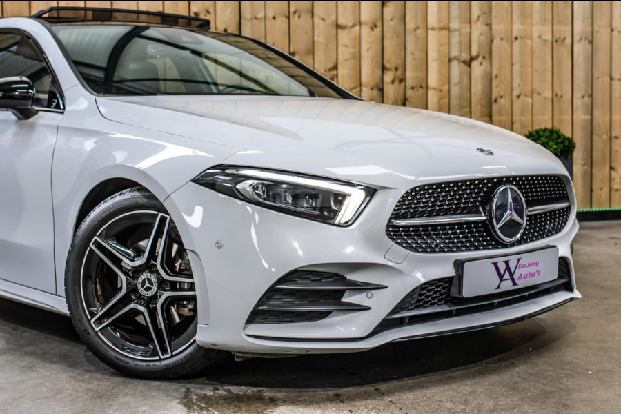 Mercedes-Benz A-Klasse 200 AMG *Pano*Camera*Stoelverwarming*Ambienteverlichting*