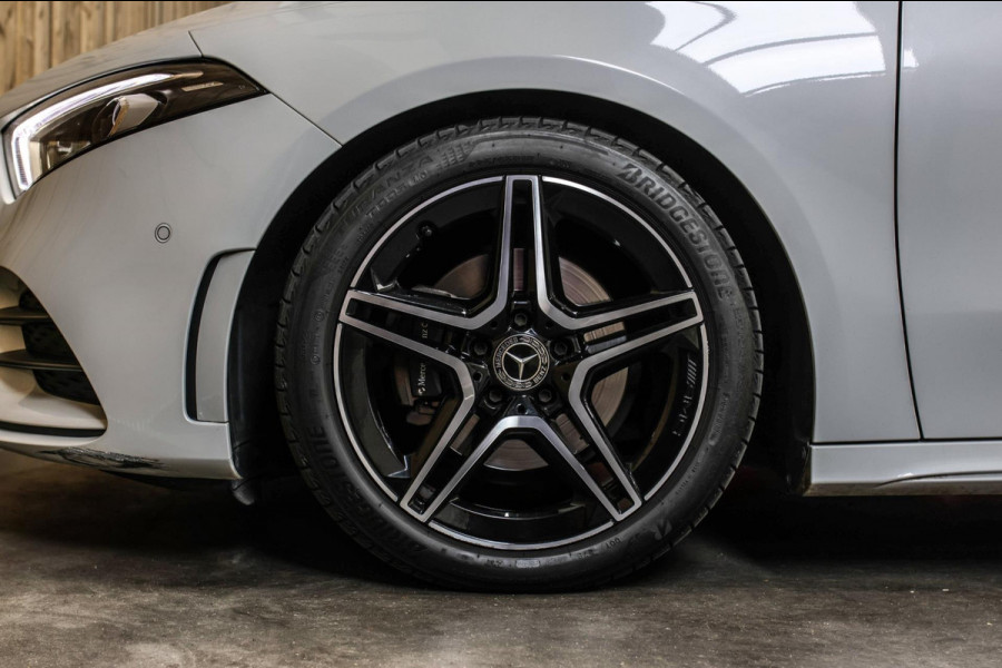 Mercedes-Benz A-Klasse 200 AMG *Pano*Camera*Stoelverwarming*Ambienteverlichting*