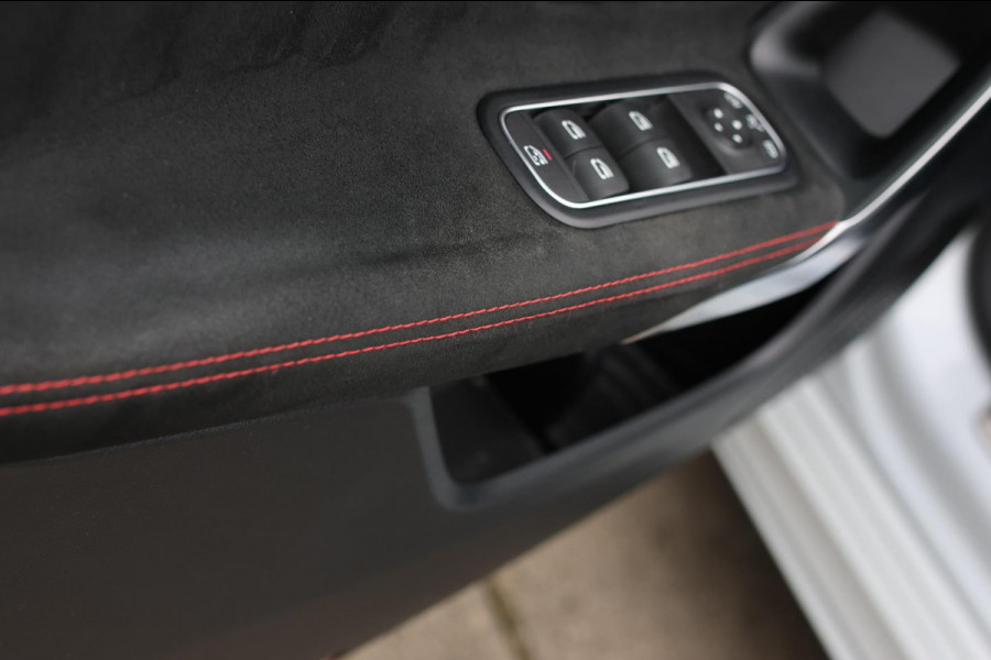 Mercedes-Benz A-Klasse 200 AMG *Pano*Camera*Stoelverwarming*Ambienteverlichting*