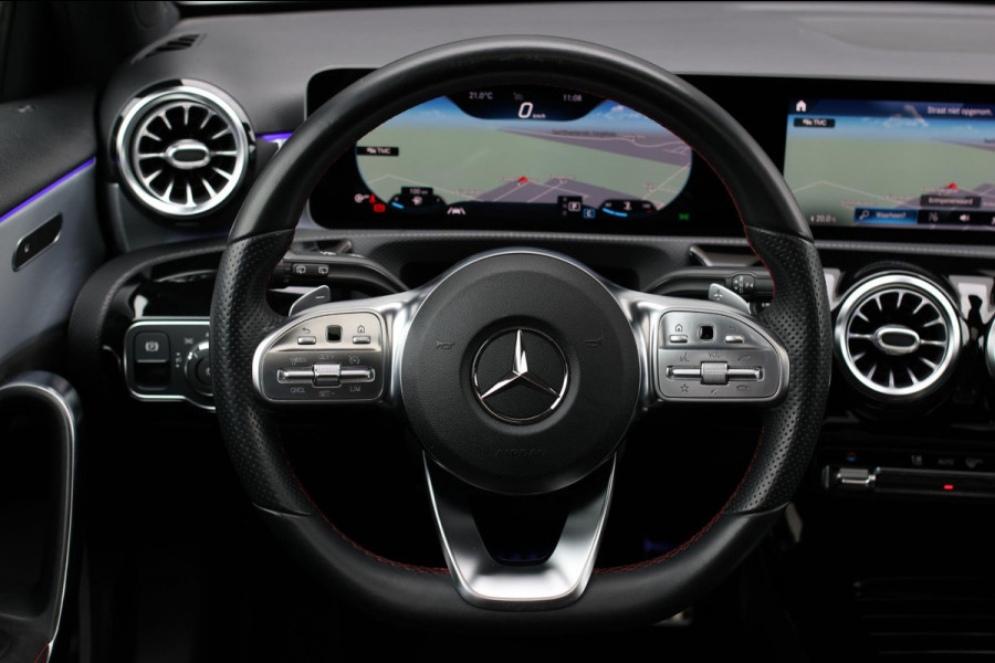 Mercedes-Benz A-Klasse 200 AMG *Pano*Camera*Stoelverwarming*Ambienteverlichting*