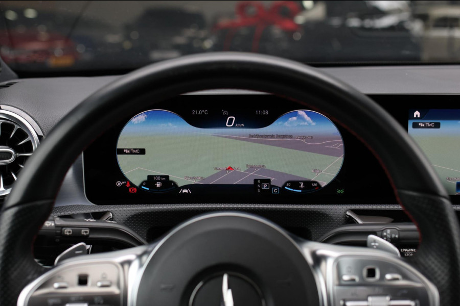 Mercedes-Benz A-Klasse 200 AMG *Pano*Camera*Stoelverwarming*Ambienteverlichting*