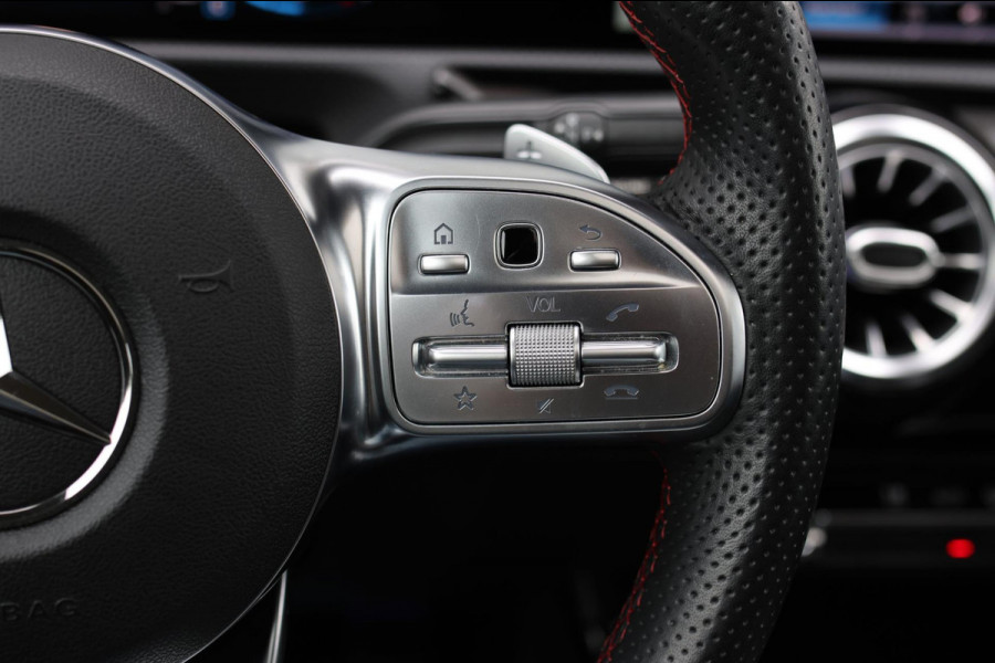 Mercedes-Benz A-Klasse 200 AMG *Pano*Camera*Stoelverwarming*Ambienteverlichting*