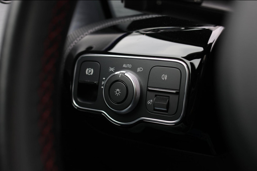 Mercedes-Benz A-Klasse 200 AMG *Pano*Camera*Stoelverwarming*Ambienteverlichting*