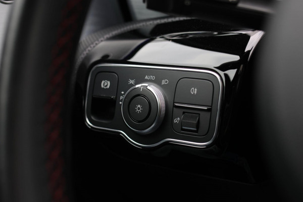 Mercedes-Benz A-Klasse 200 AMG *Pano*Camera*Stoelverwarming*Ambienteverlichting*