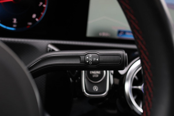 Mercedes-Benz A-Klasse 200 AMG *Pano*Camera*Stoelverwarming*Ambienteverlichting*
