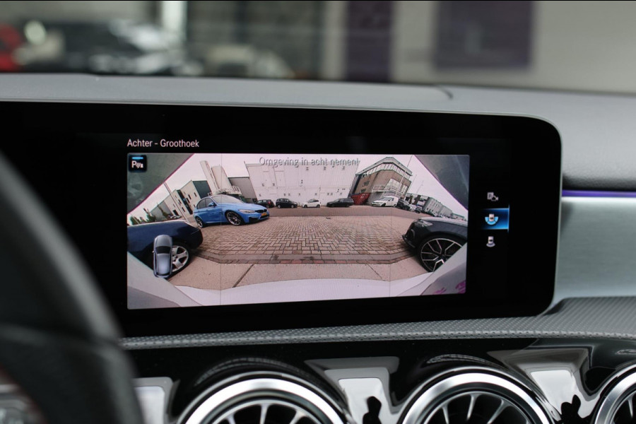 Mercedes-Benz A-Klasse 200 AMG *Pano*Camera*Stoelverwarming*Ambienteverlichting*