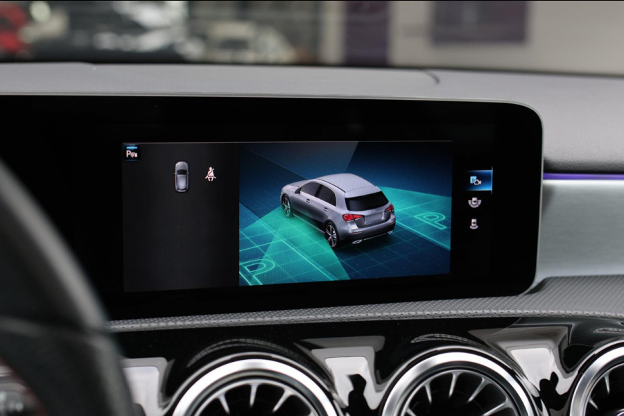 Mercedes-Benz A-Klasse 200 AMG *Pano*Camera*Stoelverwarming*Ambienteverlichting*