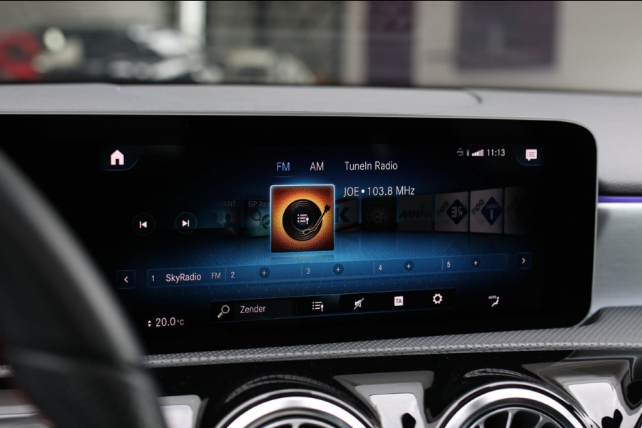 Mercedes-Benz A-Klasse 200 AMG *Pano*Camera*Stoelverwarming*Ambienteverlichting*