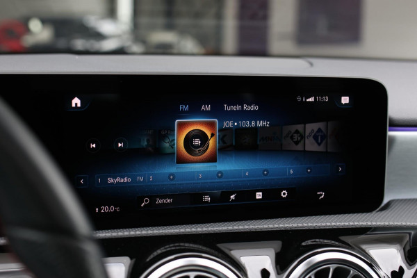 Mercedes-Benz A-Klasse 200 AMG *Pano*Camera*Stoelverwarming*Ambienteverlichting*