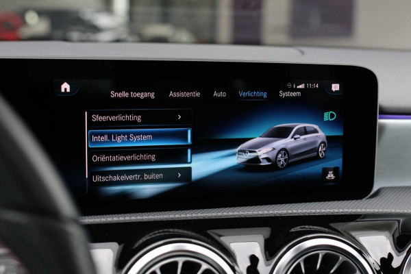 Mercedes-Benz A-Klasse 200 AMG *Pano*Camera*Stoelverwarming*Ambienteverlichting*